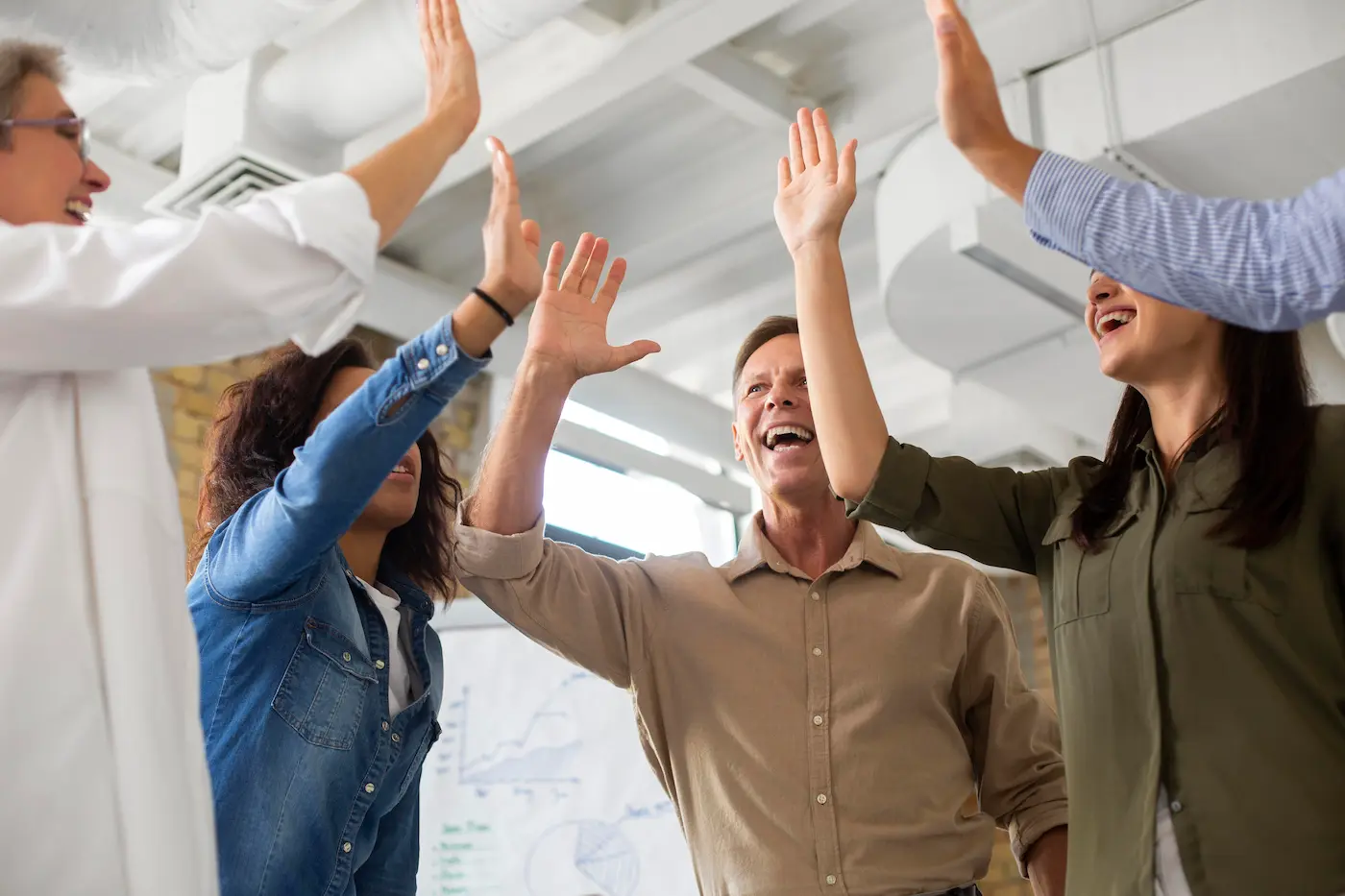 mejorar-trabajo-en-equipo-oficina