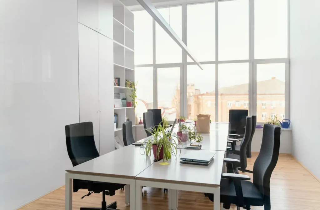 espacio-minimo-trabajo-oficina