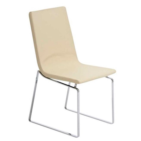 Silla de Confidente VILLANOVA, diseño único, estructura metálica y tapizado en Piel color Crema